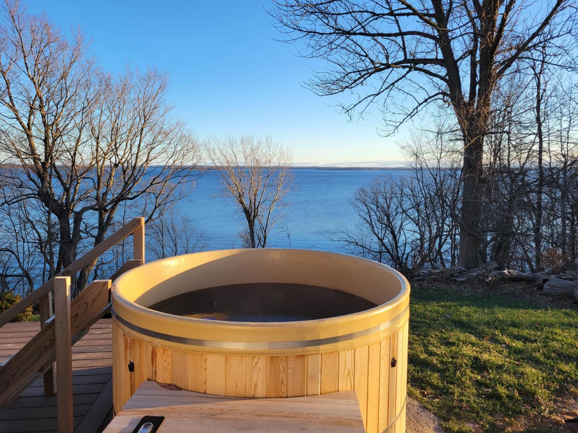 Unique Waterfront House With Private Beach Ґананокве Екстер'єр фото